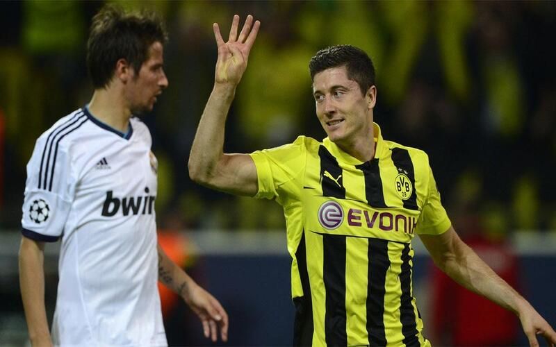 Lewandowski đang đá cho clb nào