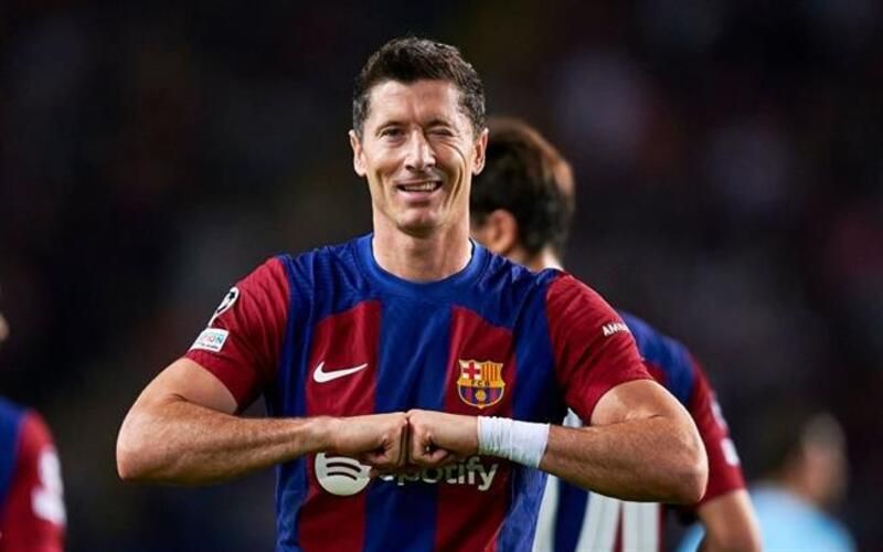 Lewandowski đang đá cho clb nào